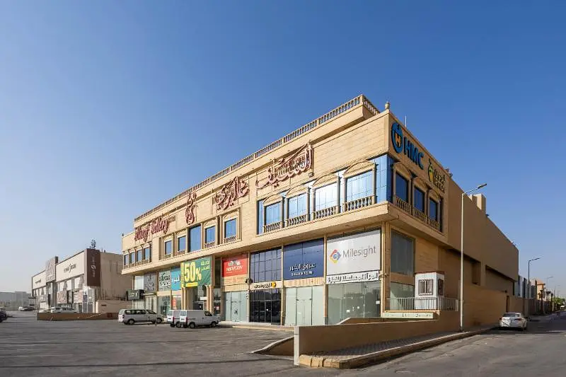 معرض تجاري للإيجار في حي الملك عبدالله – الرياض - 2