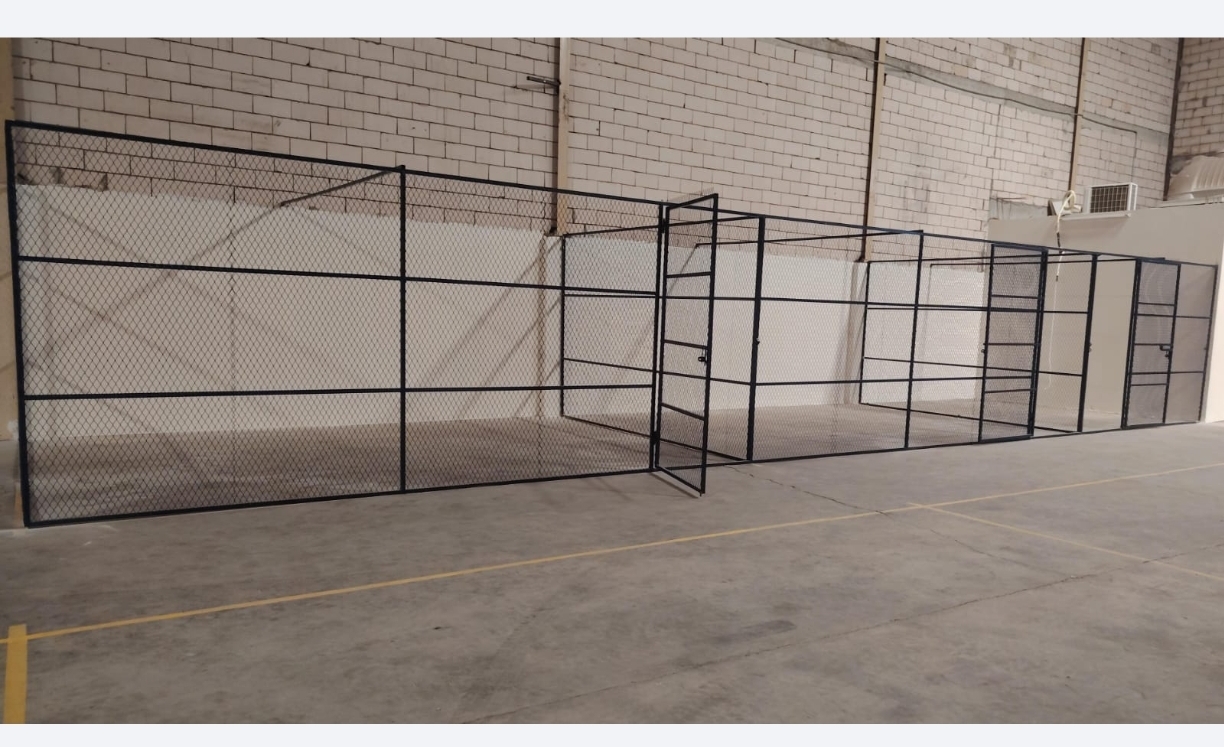 Various storage areas in a prime location - 10
