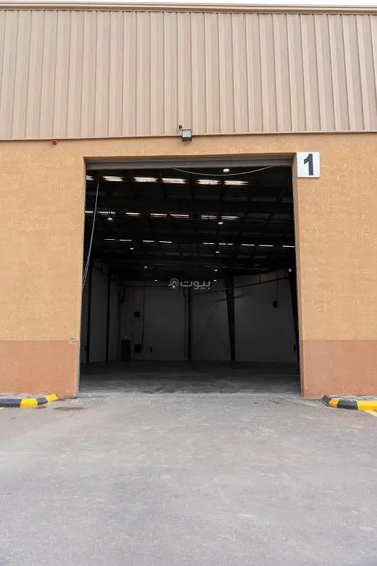 مستودع للإيجار في حي البرية، الرياض - 1