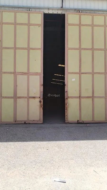 مستودع - رواق الشرقي